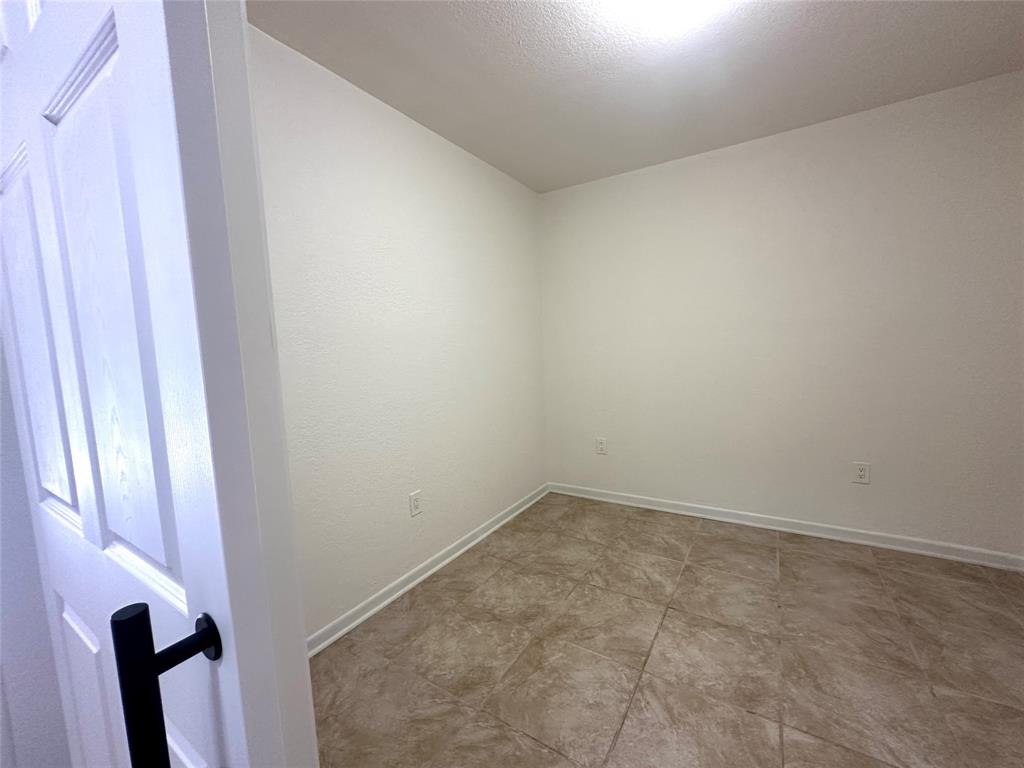 1007 N Lane Street Property Photo 11