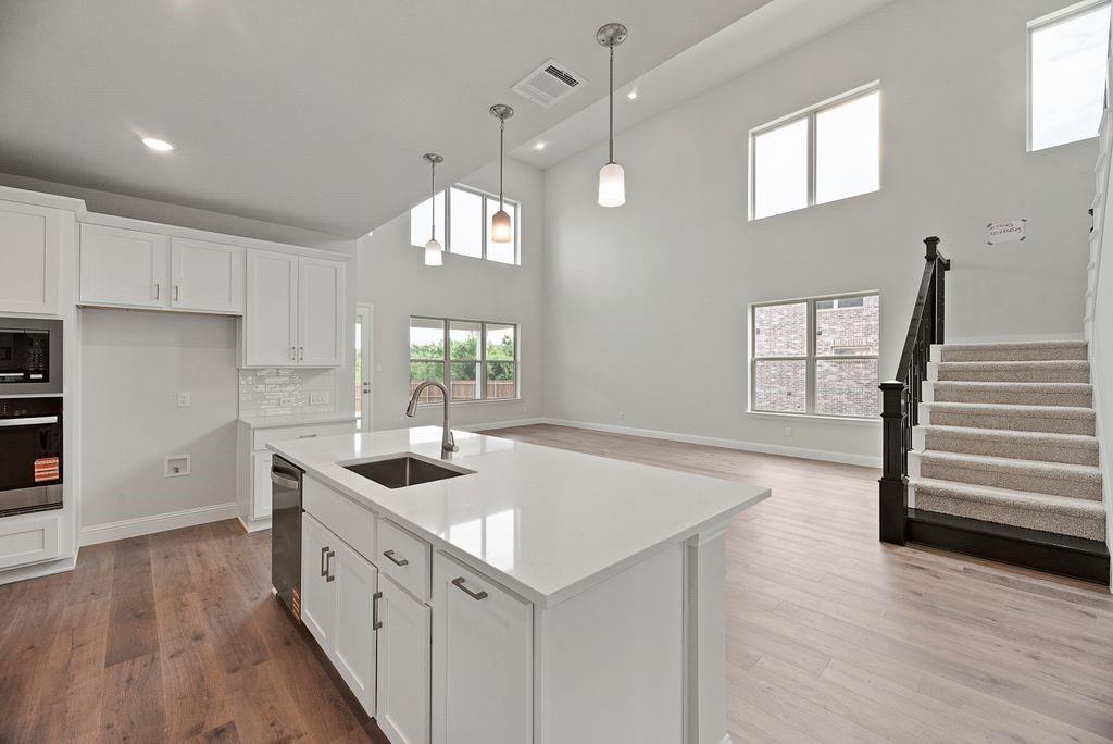 1070 Birdie Street Property Photo 3