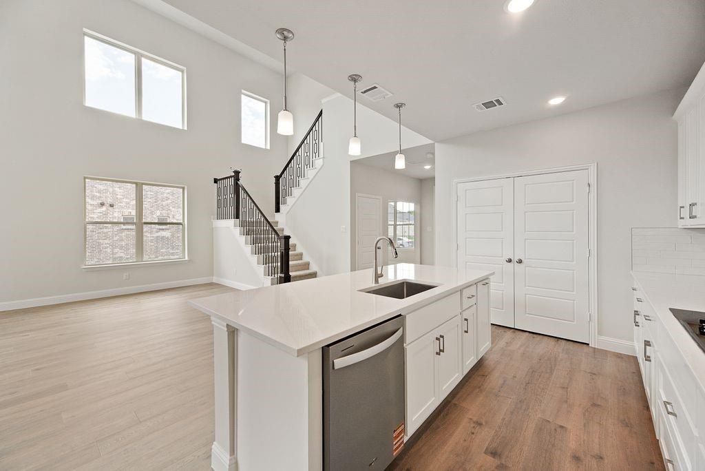 1070 Birdie Street Property Photo 4