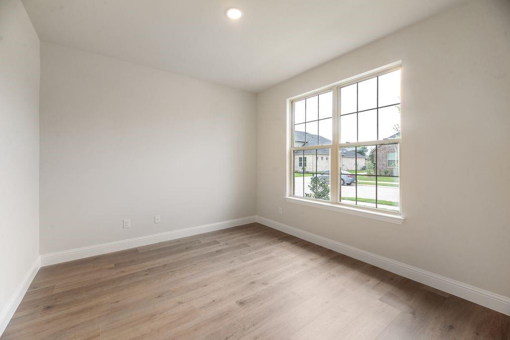 1070 Birdie Street Property Photo 7