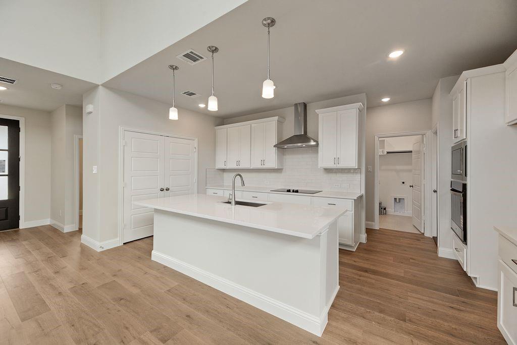 1070 Birdie Street Property Photo 8