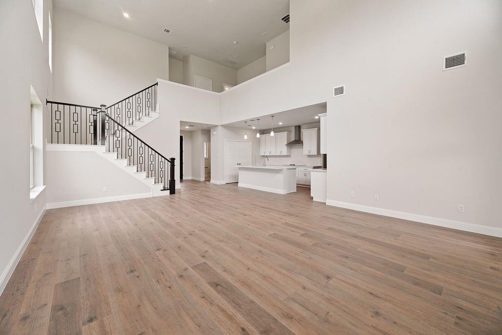 1070 Birdie Street Property Photo 10