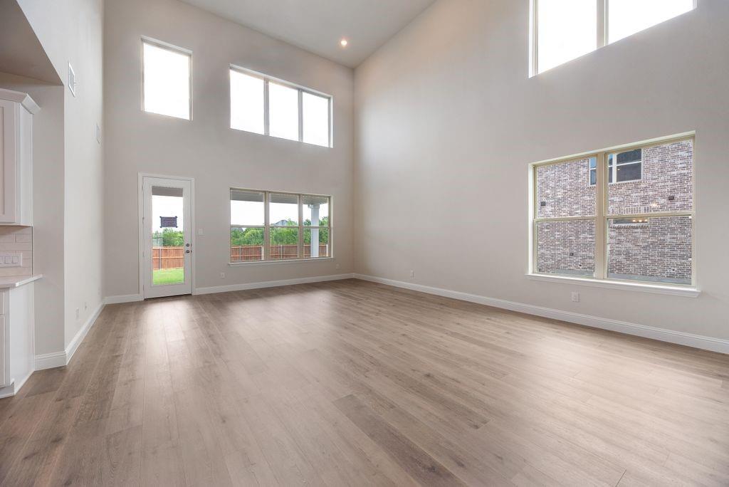 1070 Birdie Street Property Photo 13