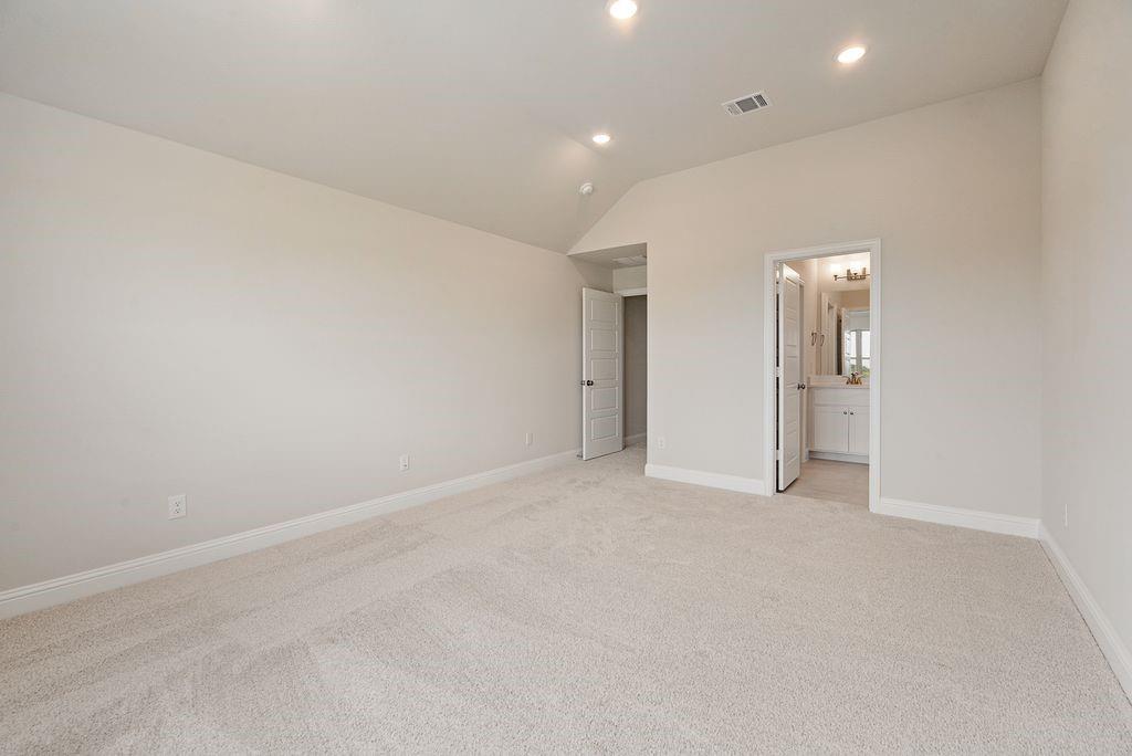 1070 Birdie Street Property Photo 15