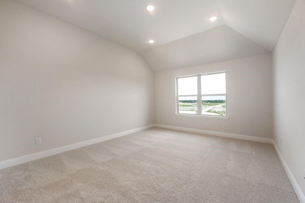 1070 Birdie Street Property Photo 16