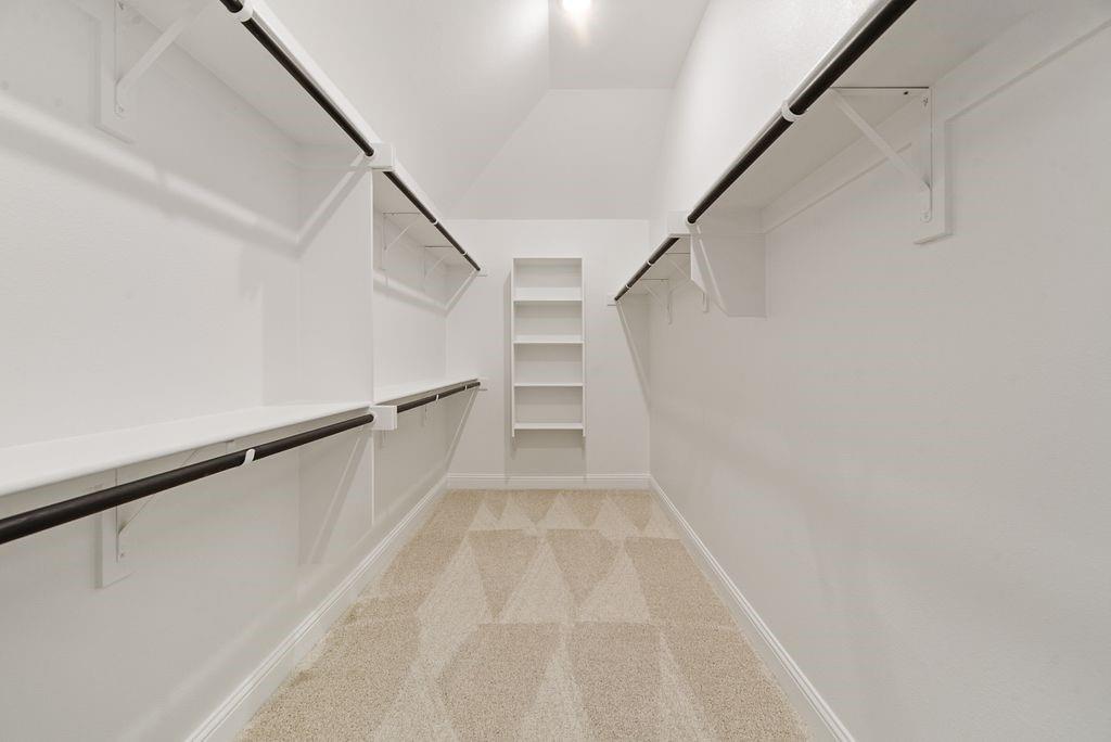 1070 Birdie Street Property Photo 18