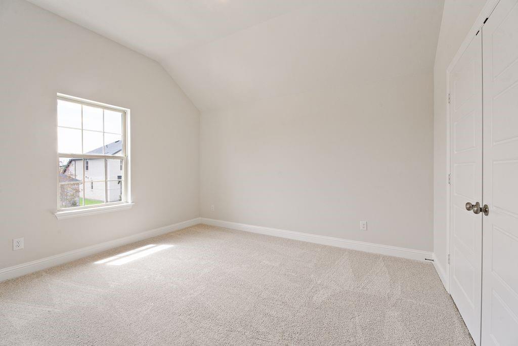 1070 Birdie Street Property Photo 23
