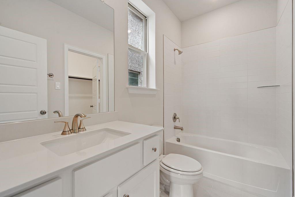 1070 Birdie Street Property Photo 27
