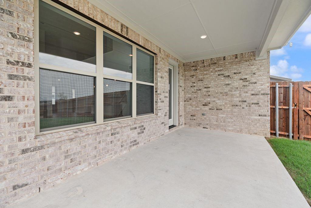 1070 Birdie Street Property Photo 29