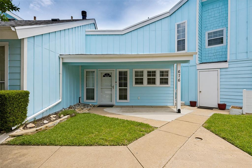 676 Harbor Drive Property Photo 3