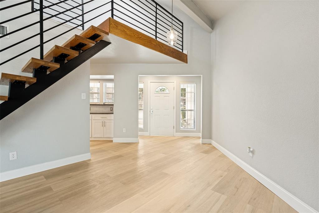 676 Harbor Drive Property Photo 4