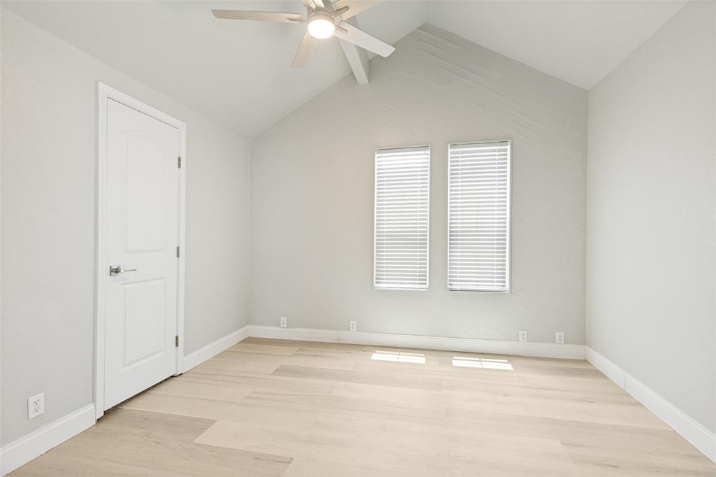 676 Harbor Drive Property Photo 11