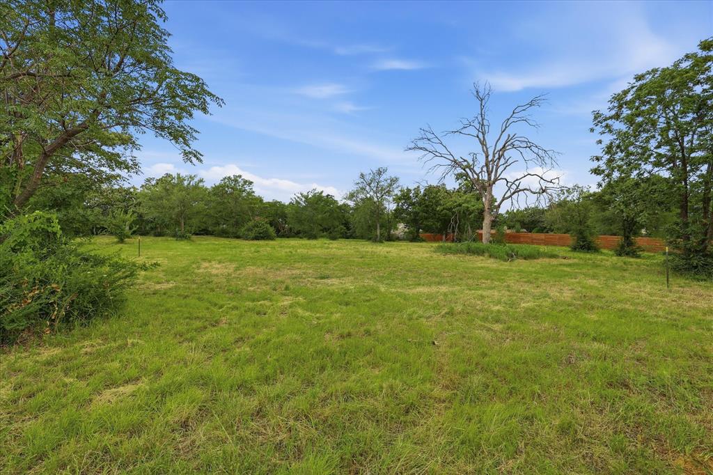 2301 Conway Lane Property Photo 5