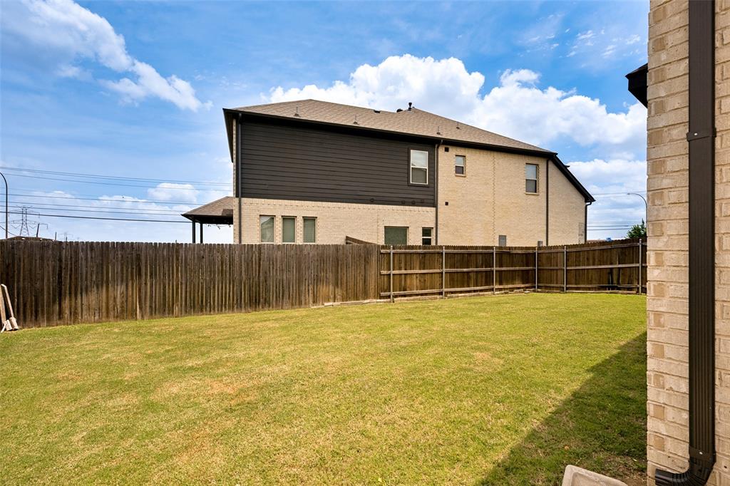 523 William Court Property Photo 37