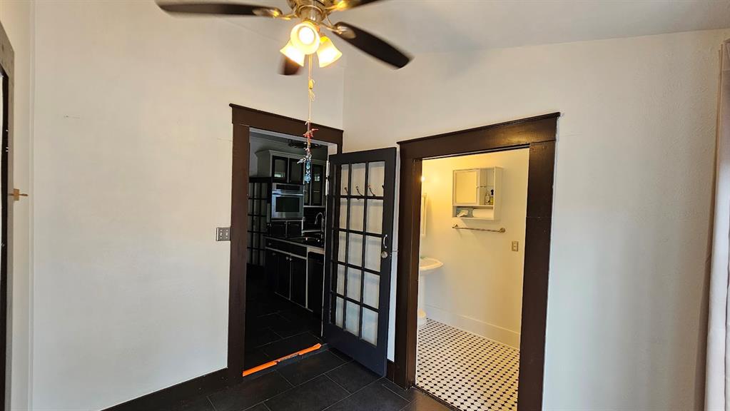 5126 Columbia Avenue Property Photo 9