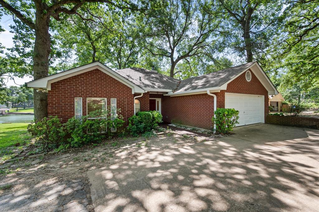 280 Shadow Oaks Drive Property Photo 1