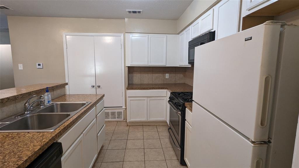 1434 Deborah Avenue Property Photo 8
