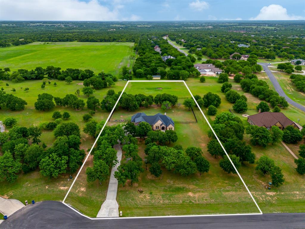 106 Treeline Court Property Photo 2