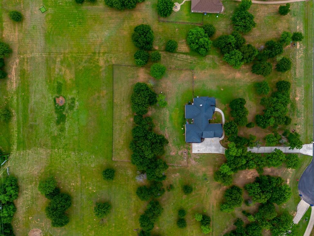 106 Treeline Court Property Photo 4