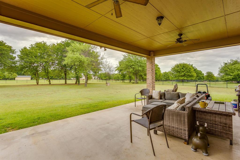 106 Treeline Court Property Photo 7