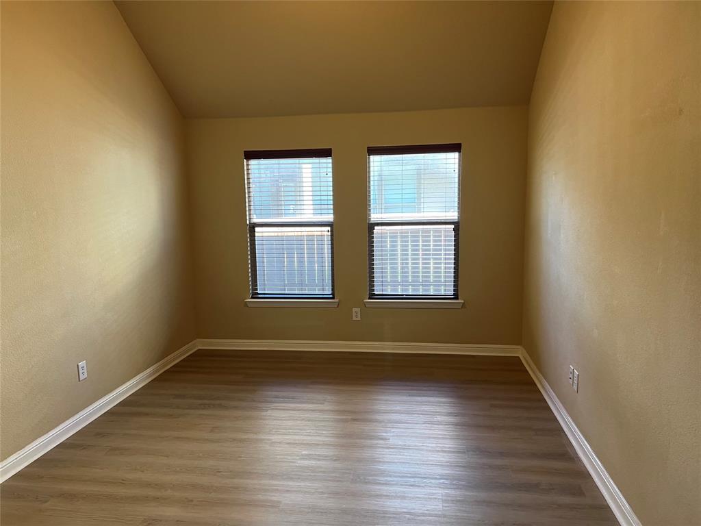 1405 Nightingale Drive Property Photo 9