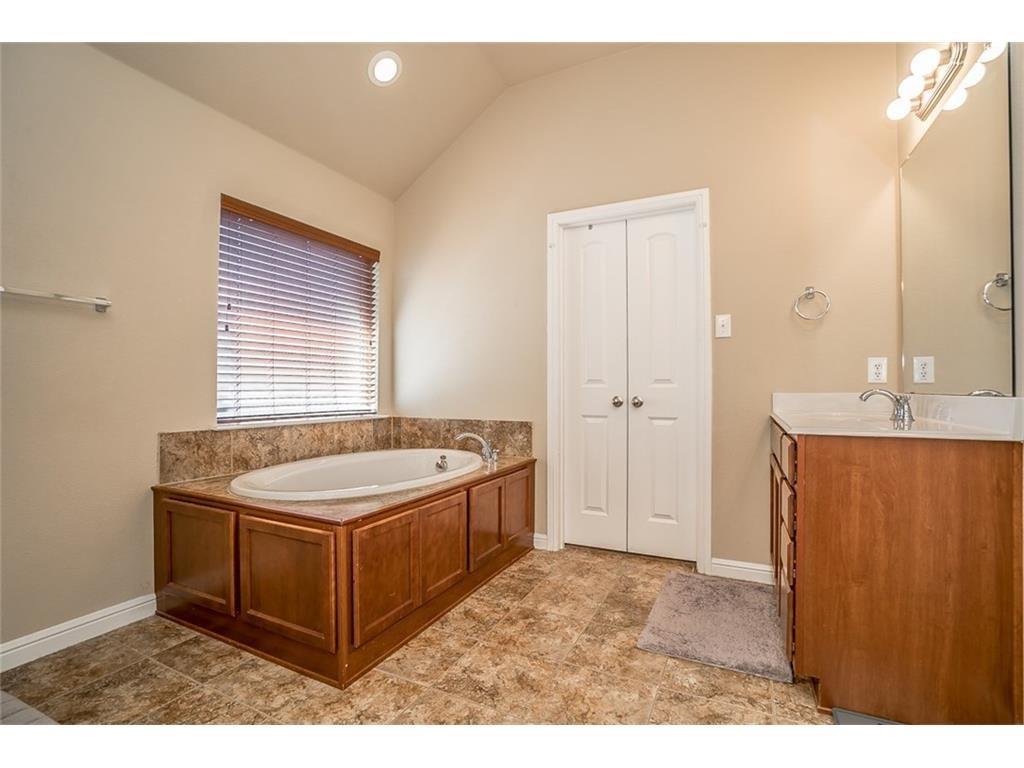 1405 Nightingale Drive Property Photo 10