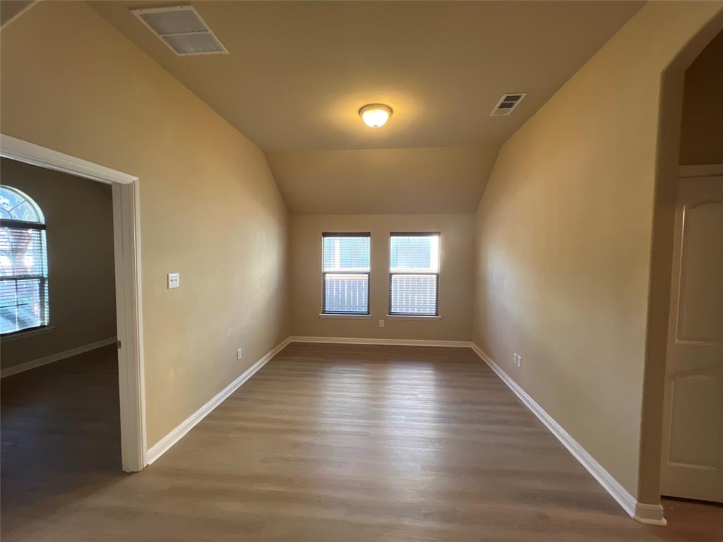 1405 Nightingale Drive Property Photo 25
