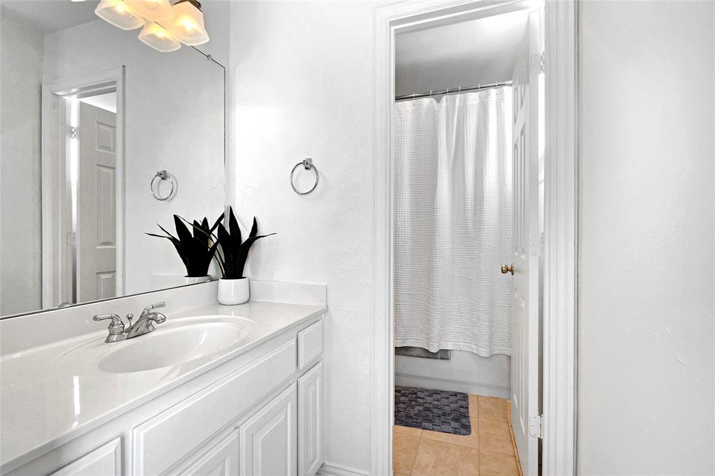 2505 Sir Tristram Property Photo 26