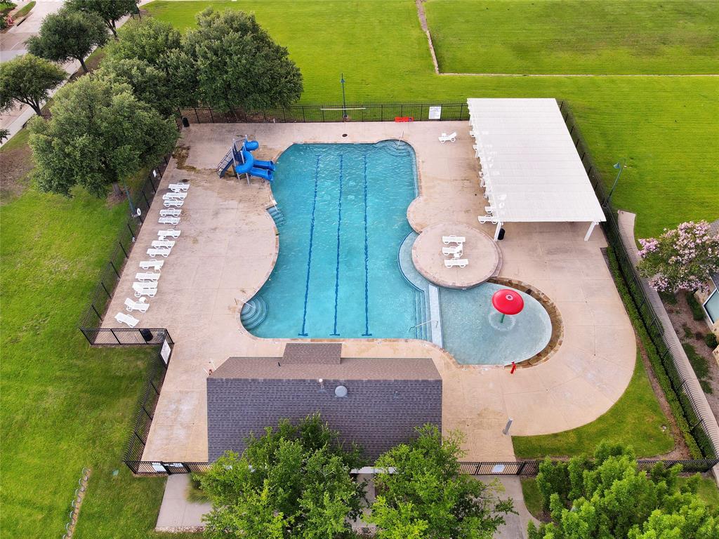 2505 Sir Tristram Property Photo 37