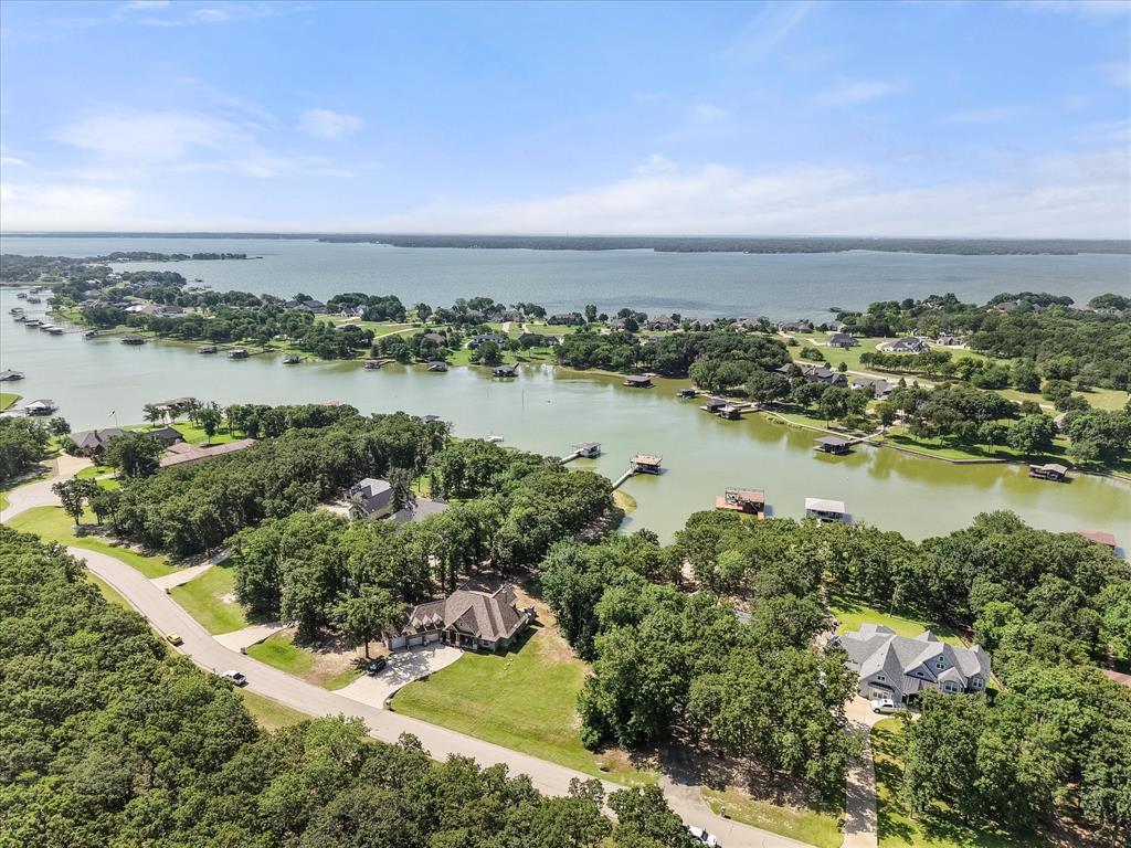 930 Waters Edge Drive Property Photo 2