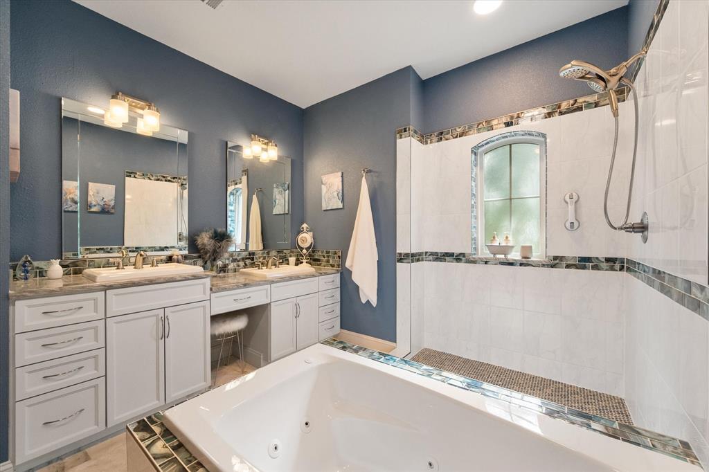 930 Waters Edge Drive Property Photo 17