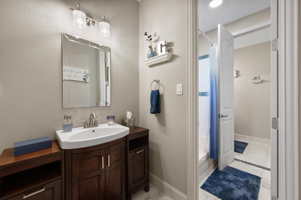 930 Waters Edge Drive Property Photo 20