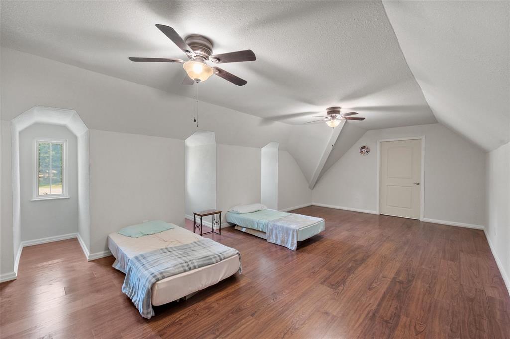 930 Waters Edge Drive Property Photo 24