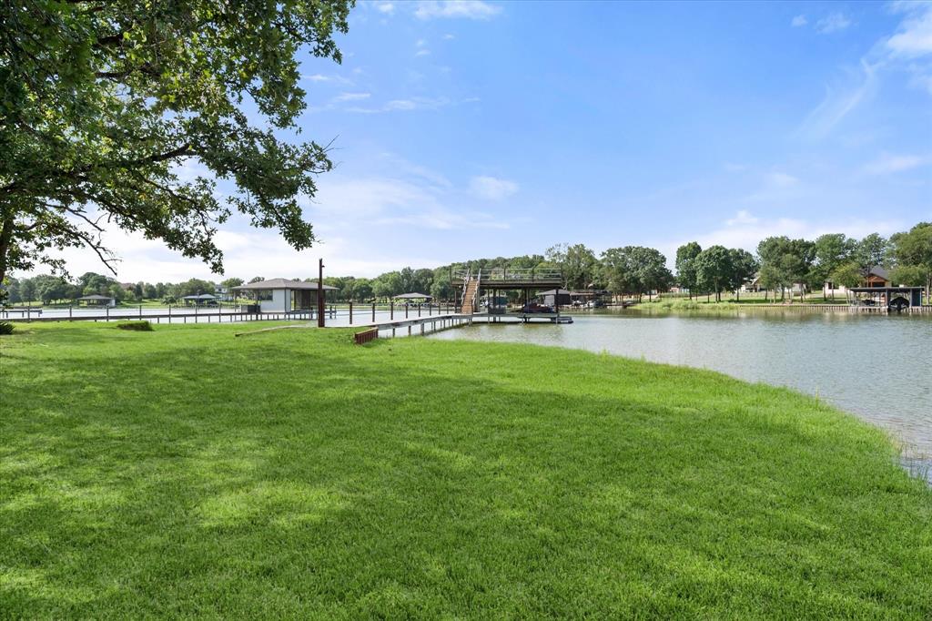 930 Waters Edge Drive Property Photo 33