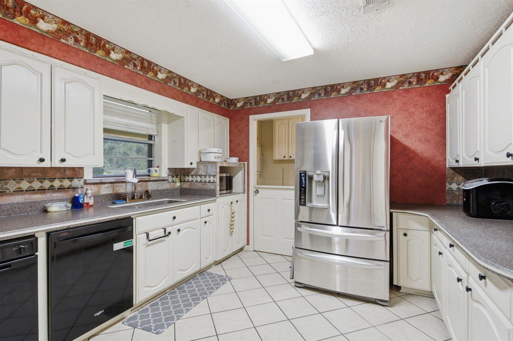 4574 N State Highway 121 Property Photo 7