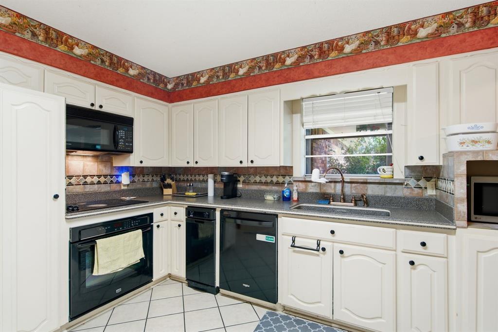 4574 N State Highway 121 Property Photo 10