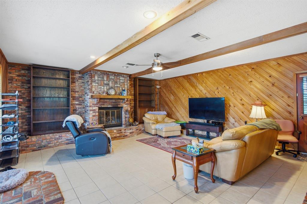 4574 N State Highway 121 Property Photo 12