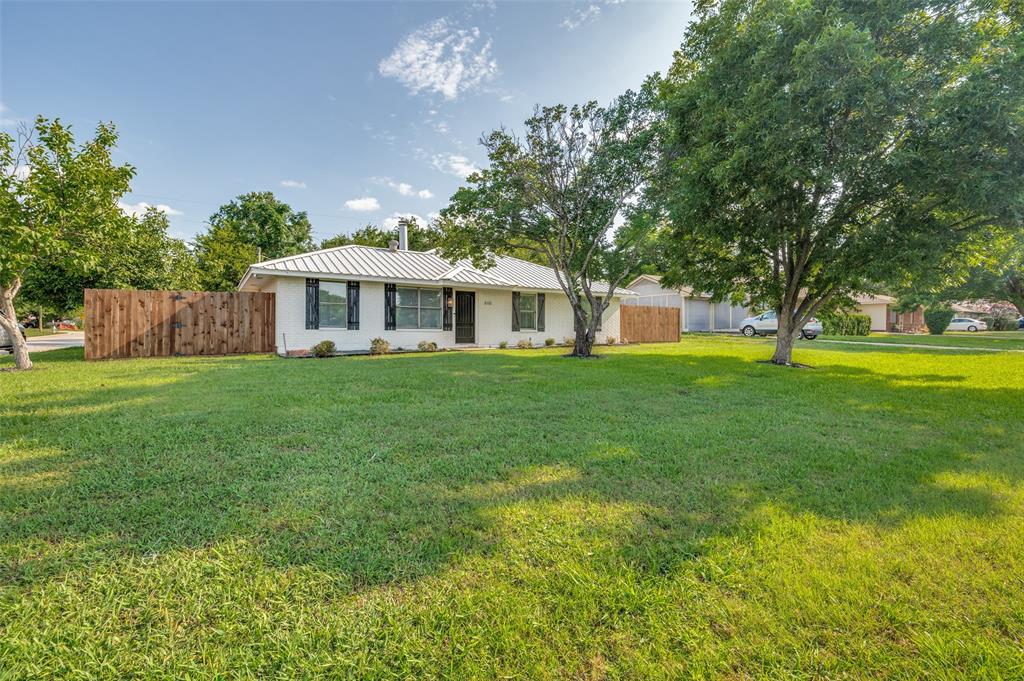 616 E Avenue Property Photo 2