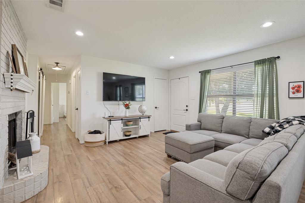 616 E Avenue Property Photo 4