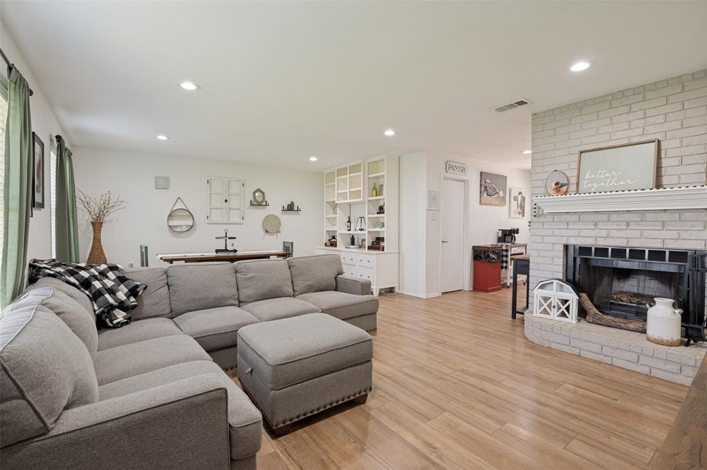 616 E Avenue Property Photo 5