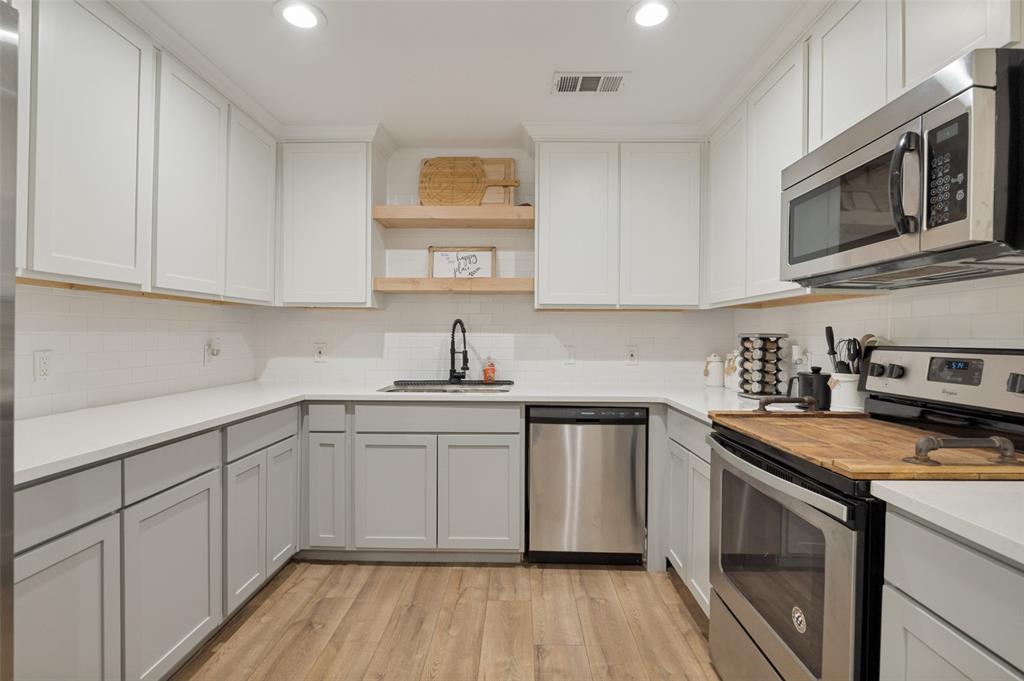 616 E Avenue Property Photo 8
