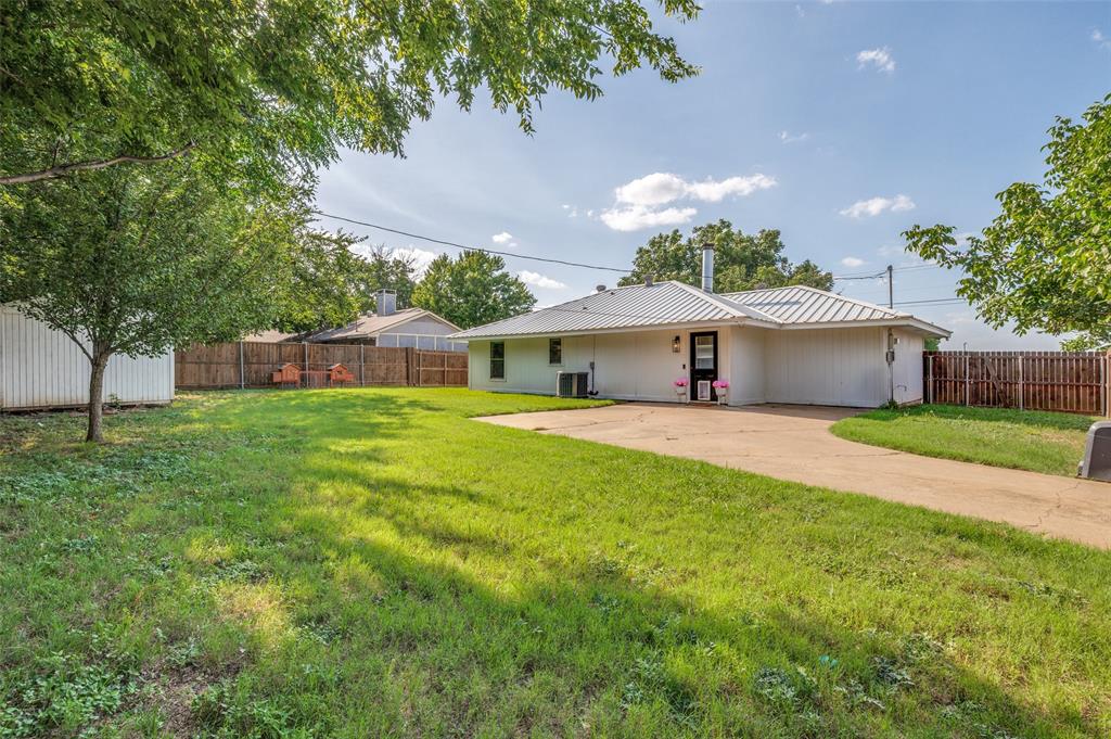616 E Avenue Property Photo 23
