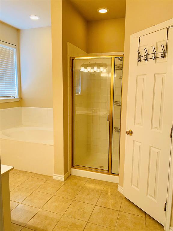 300 Rain Tree Drive Property Photo 12