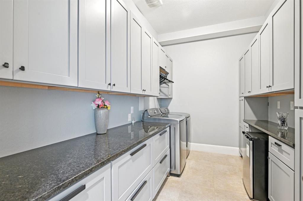 14025 Eleanor Avenue Property Photo 29