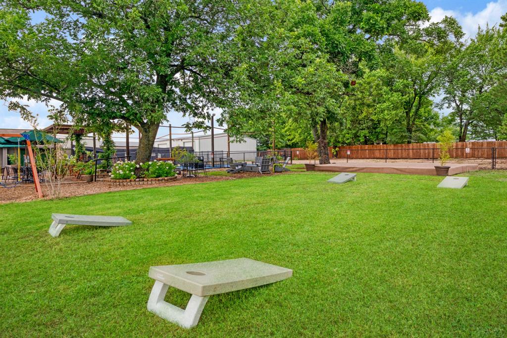 4645 Lamar Avenue Property Photo 11