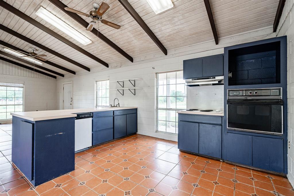 10362 Farm Road 3326 Property Photo 4