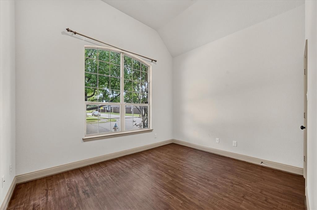 775 Deverson Drive Property Photo 20