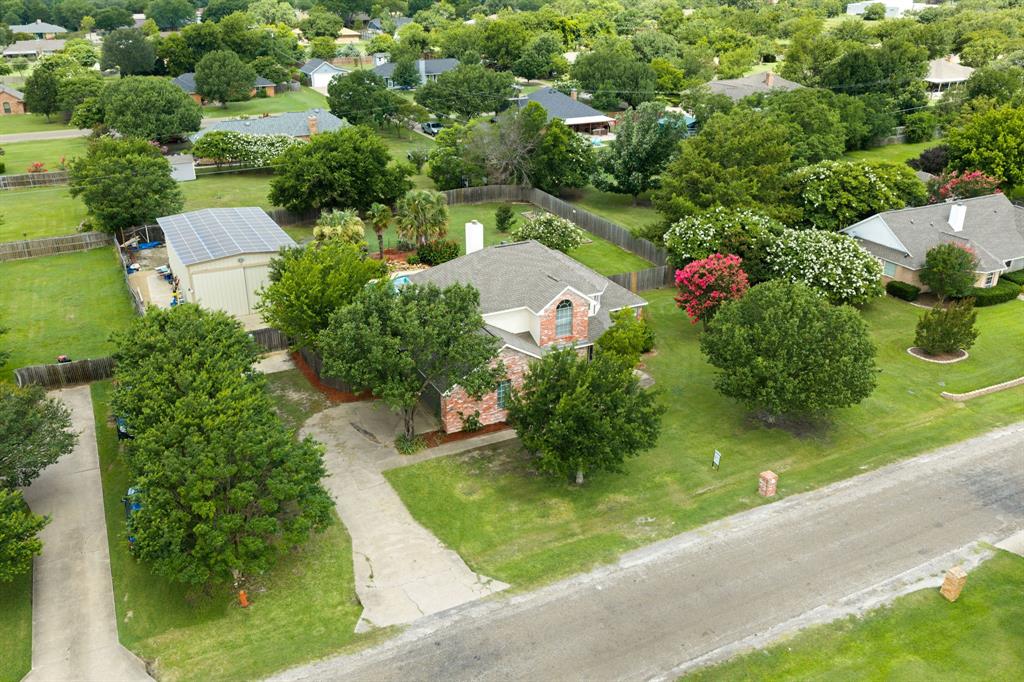 1110 Hampshire Drive Property Photo 2