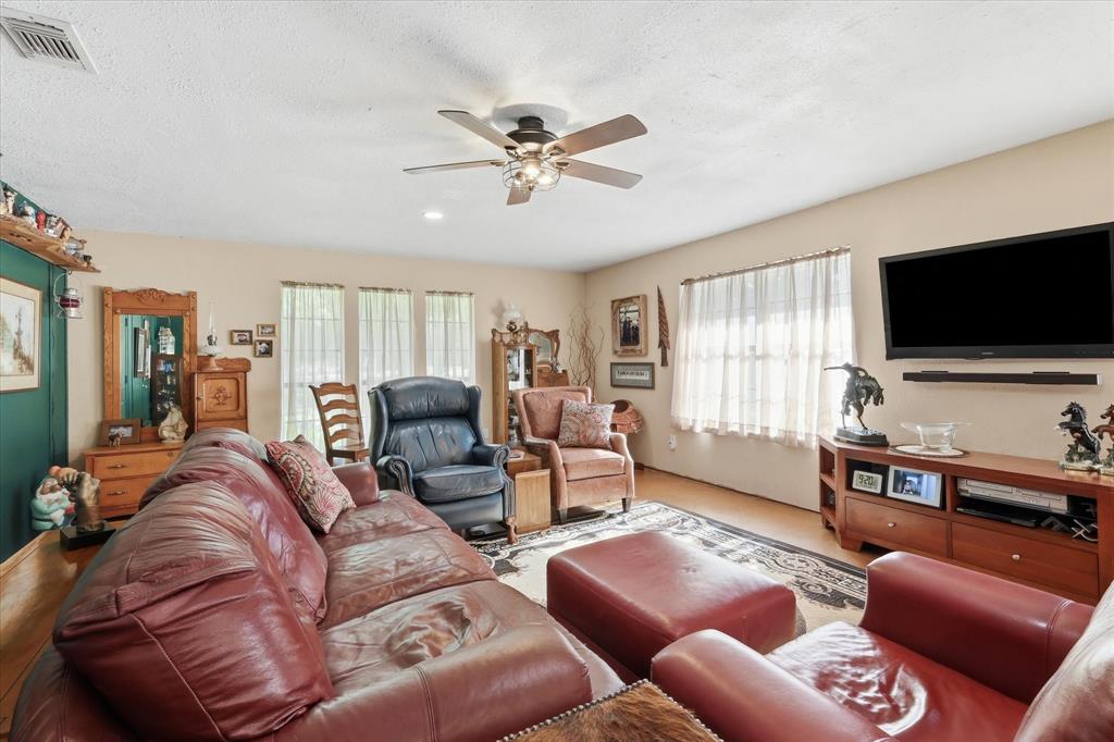 1025 Dominique Drive Property Photo 4