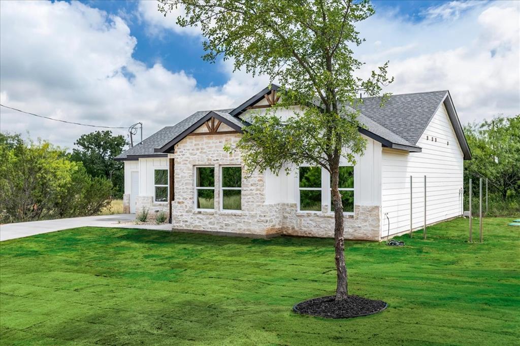 5652 Black Pine Circle Property Photo 3
